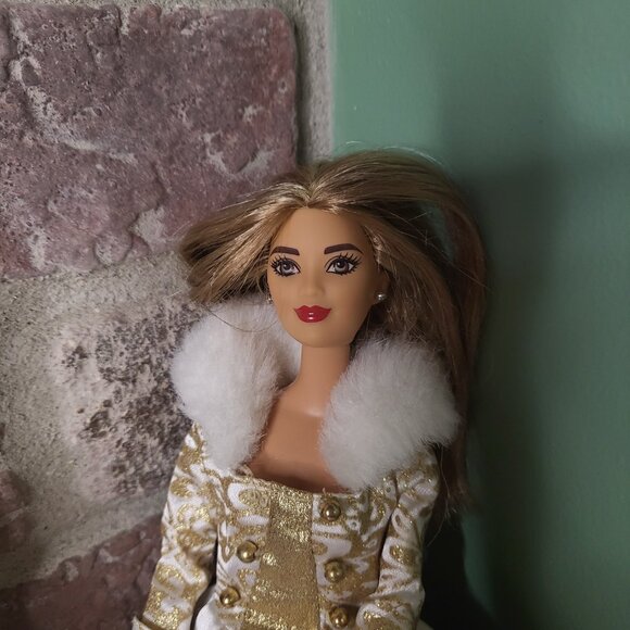 3 Barbie dolls wearing different dresses - Picture 4 of 5